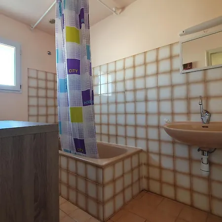 Maison Calme Pour 4 Personnes Avec Jardin - Fr-1-476-111 Grues