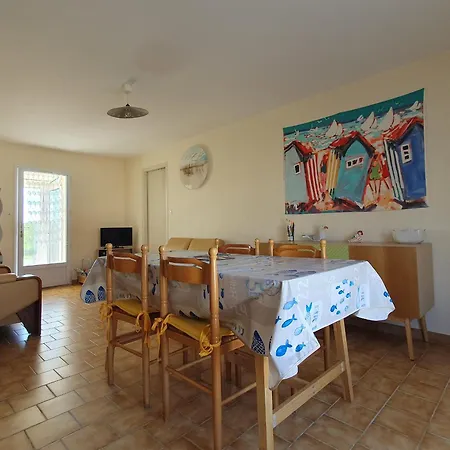 Maison Calme Pour 4 Personnes Avec Jardin - Fr-1-476-111 Tatil Evi